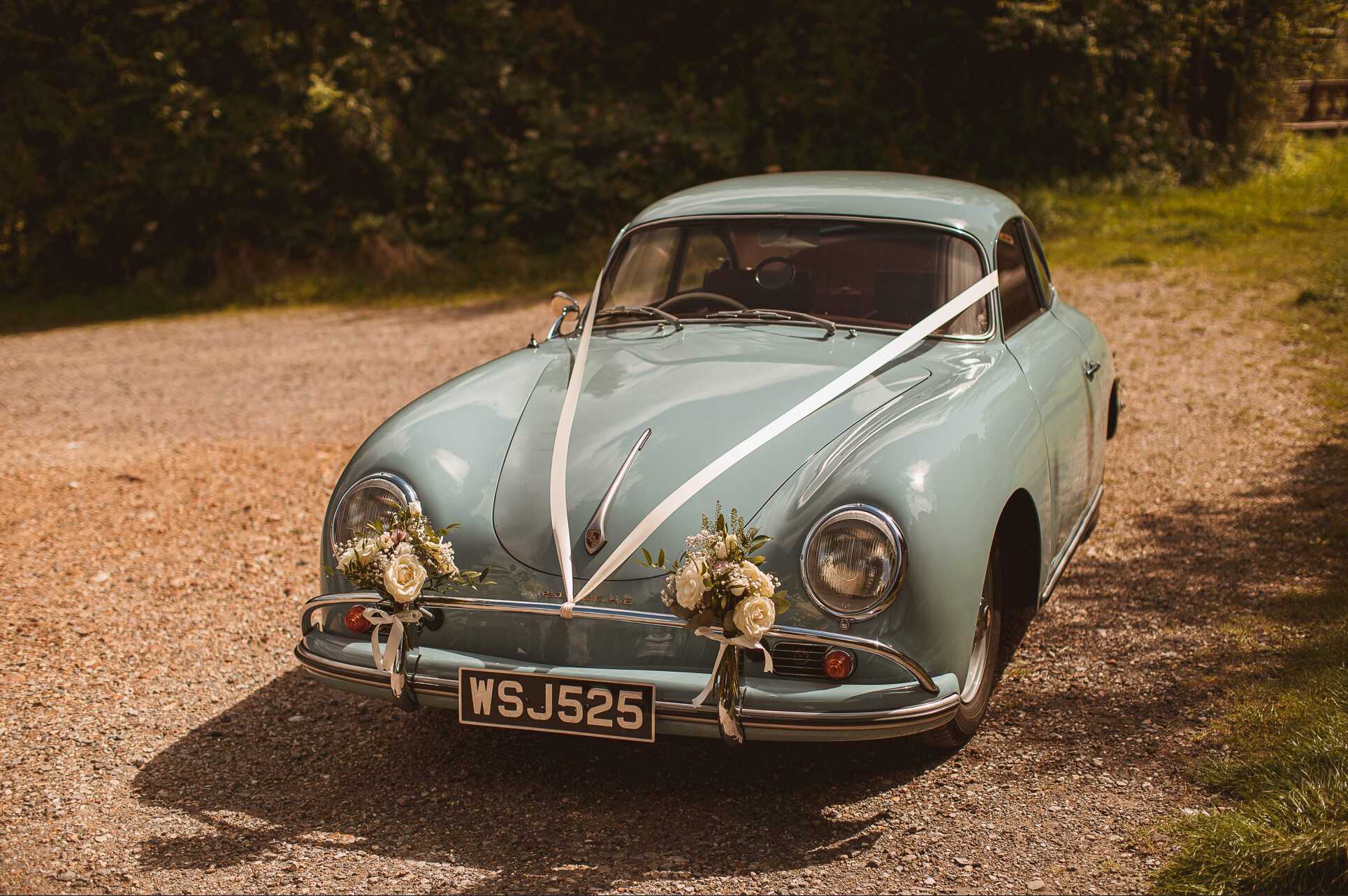 Bespoke wedding flowers by The Gorgeous Flower Company - Photo by The Springles